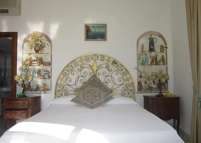 Casa Del Solitario לינה וארוחת בוקר קאפרי